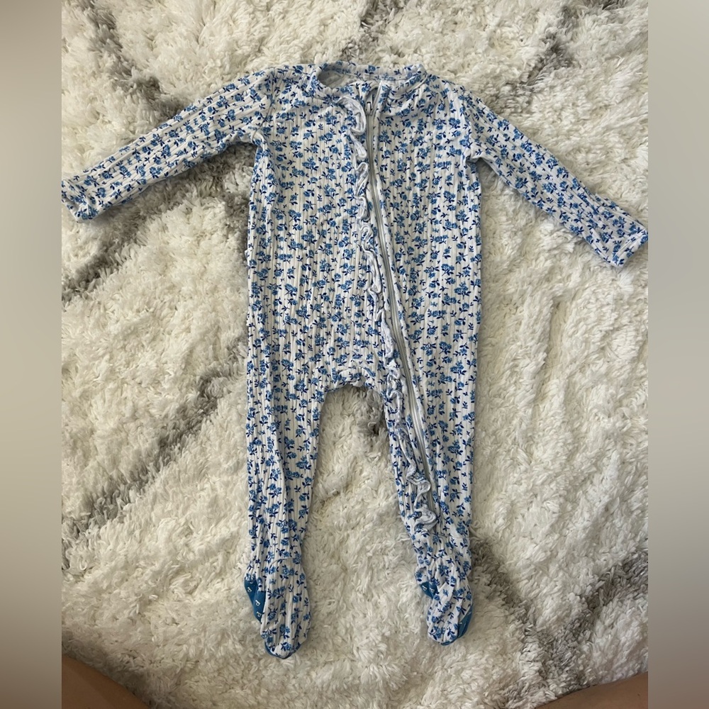 Posh Peanut pajamas 0-3 months